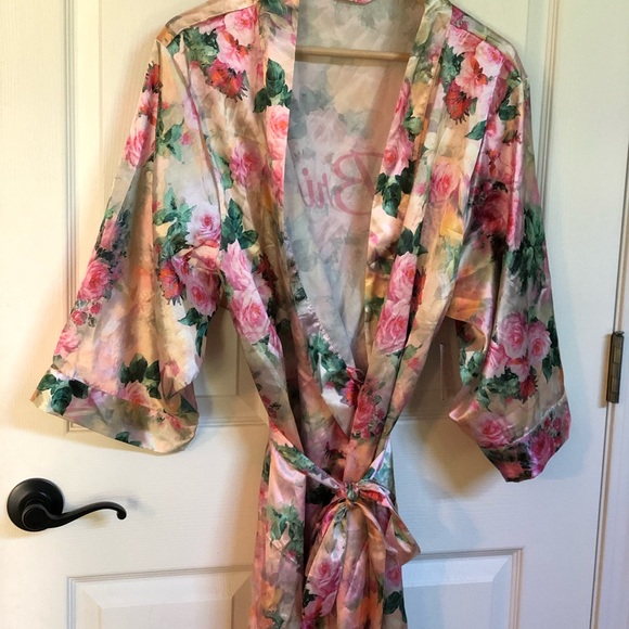 Bride Robe - Picture 4 of 5